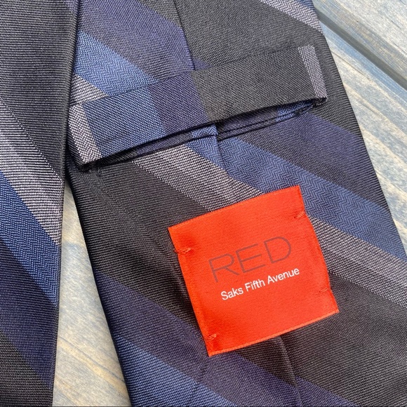 Saks Fifth Avenue Silk Tie - Picture 1 of 12